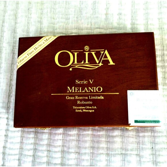Olvia Serie V Melanio Wood Cigar Box - Picture 1 of 4